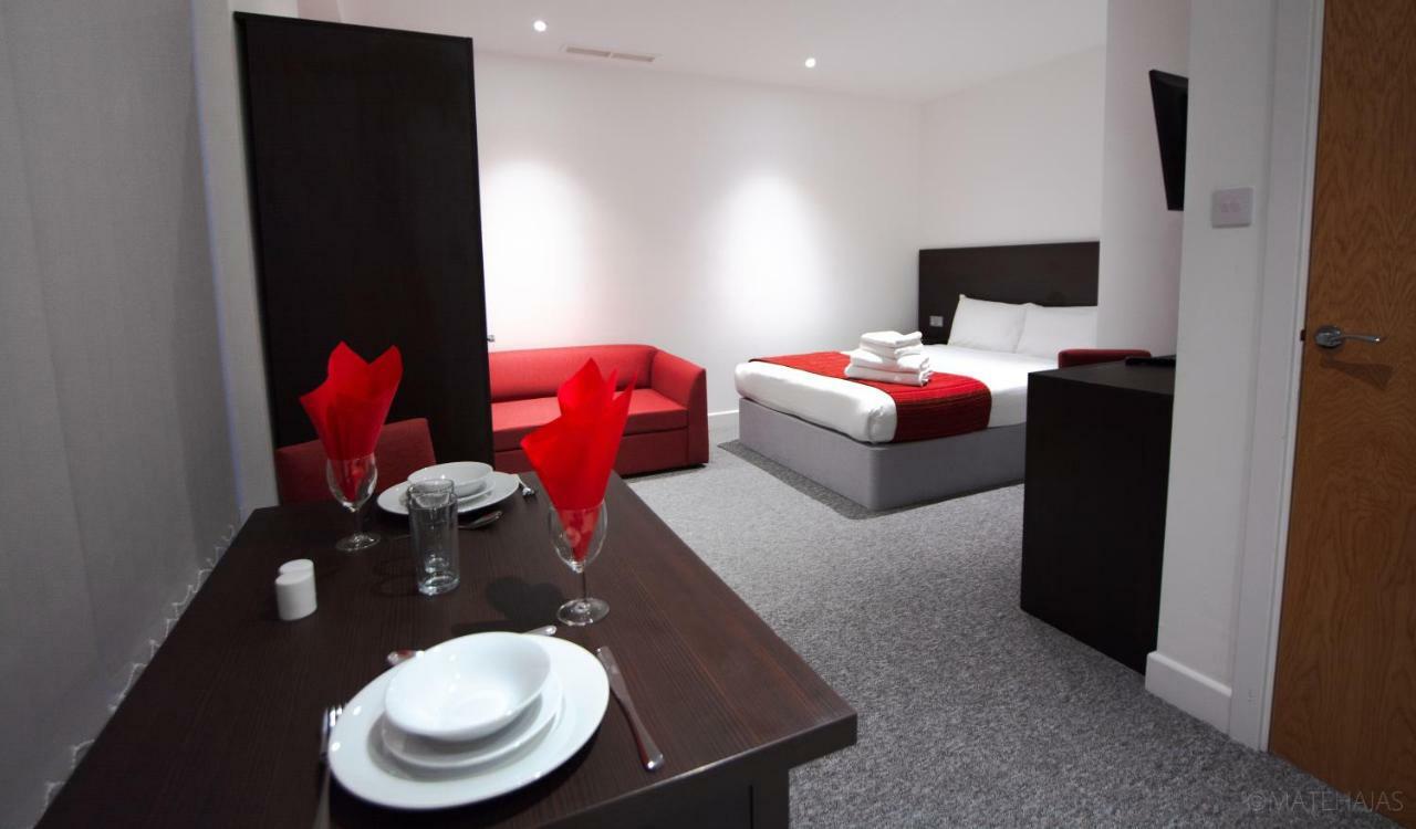 Somerville Apartments London Heathrow Hillingdon Exteriör bild