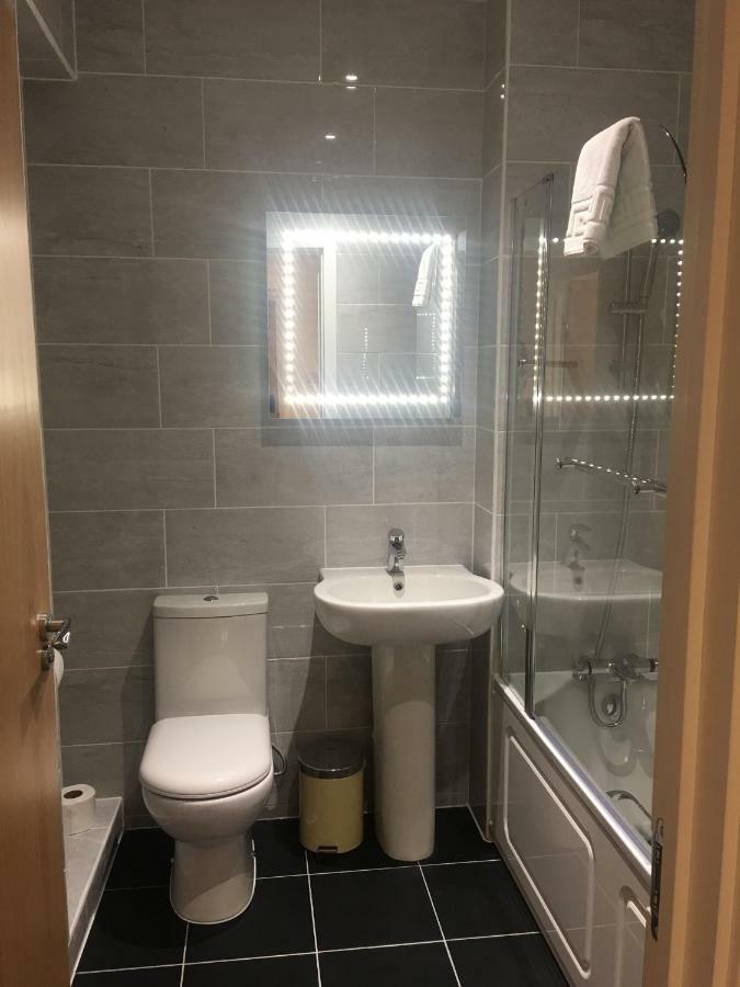 Somerville Apartments London Heathrow Hillingdon Exteriör bild