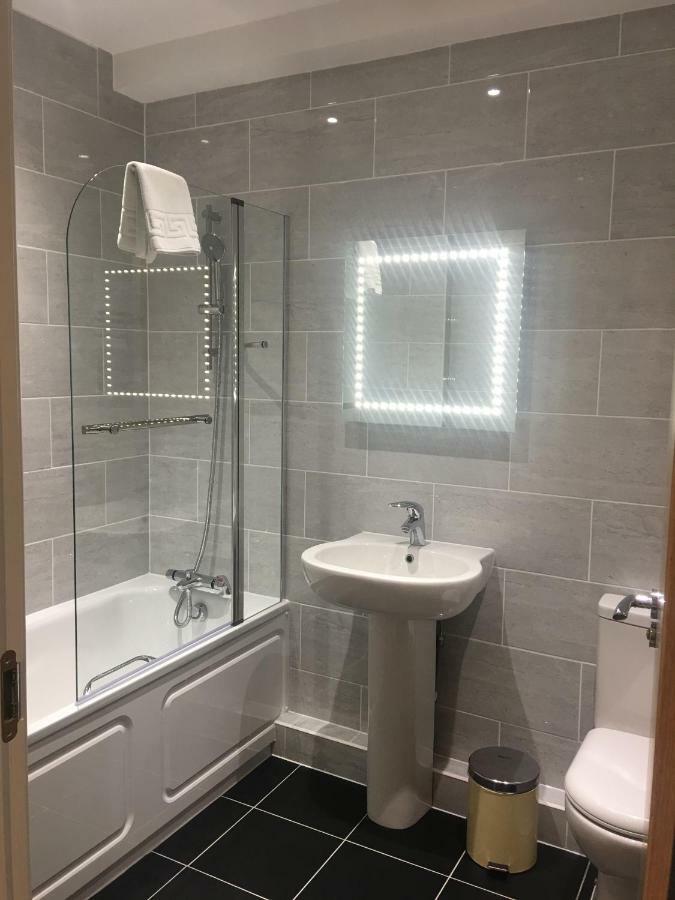 Somerville Apartments London Heathrow Hillingdon Exteriör bild