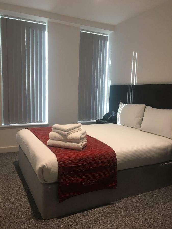 Somerville Apartments London Heathrow Hillingdon Exteriör bild